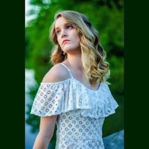 Meet your Posher, Kayley